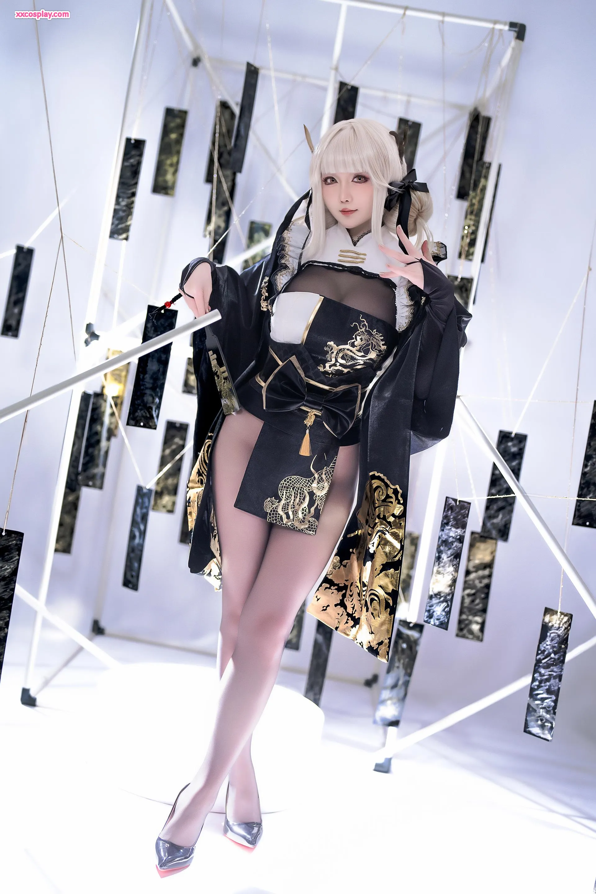 Xing Zhi Chi Chi als Blanc - NIKKE Cosplay